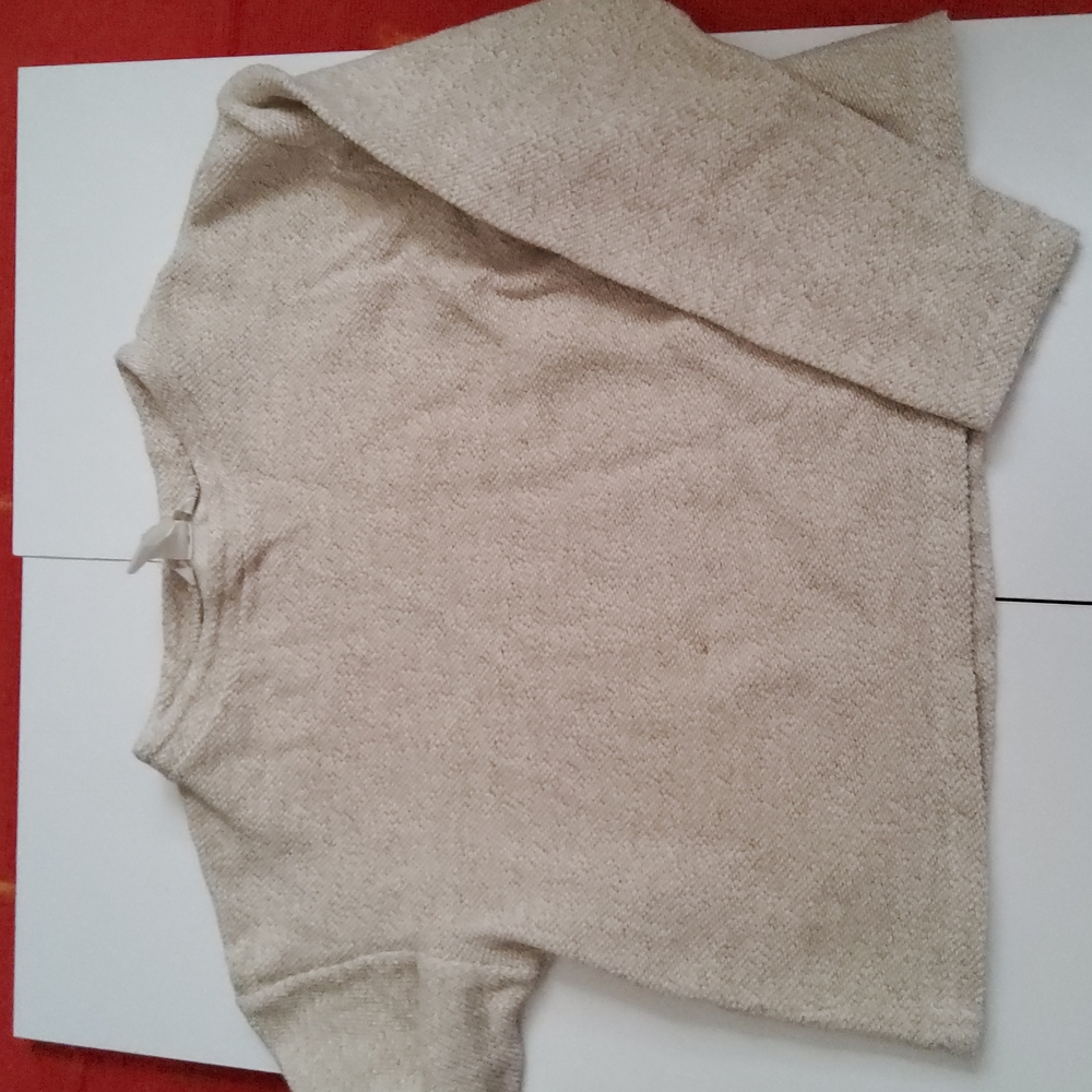 H&M Cropped Cream Sweater